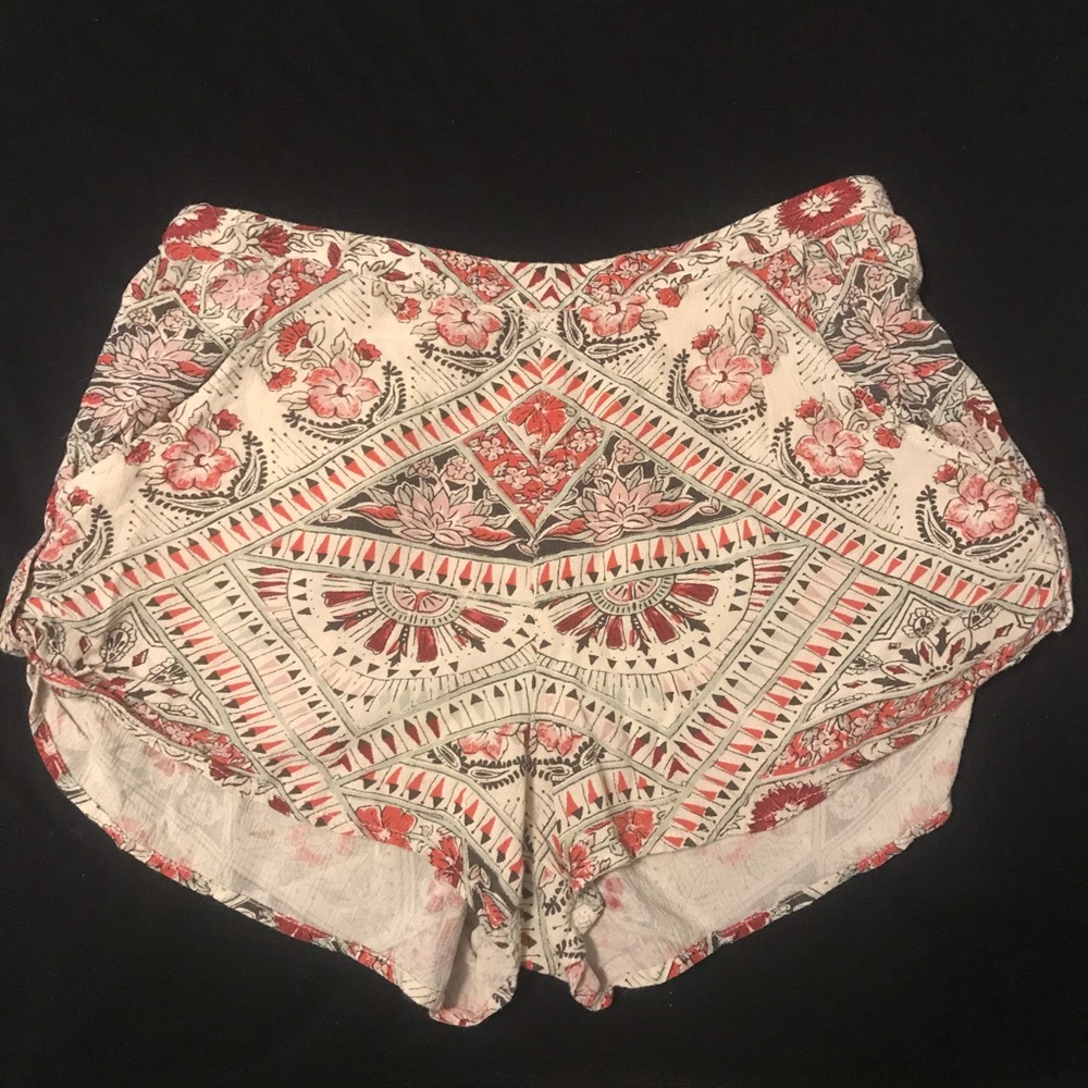 Billabong flowy shorts